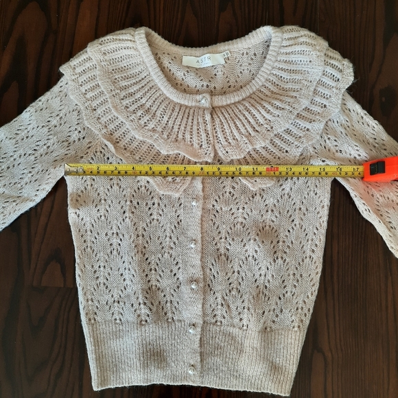 ASTR The Label Ivory Ruffle Cardigan Size XS - Picture 7 of 8